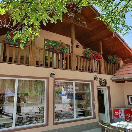 Cabana Sarmis Costesti Ngoại thất bức ảnh