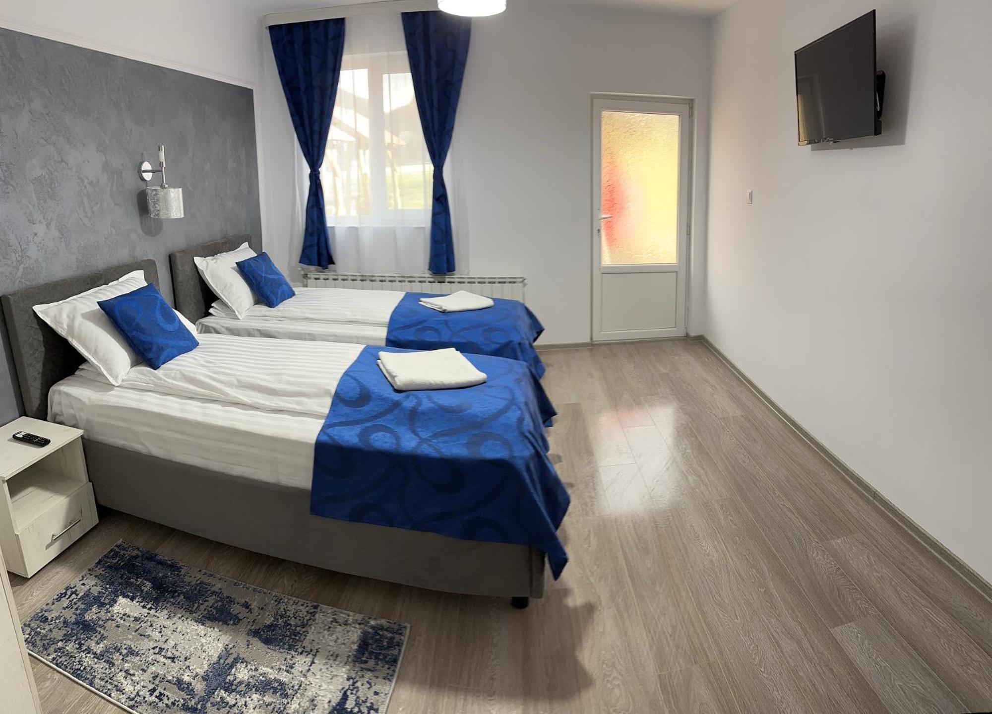 Cabana Sarmis Costesti Ngoại thất bức ảnh