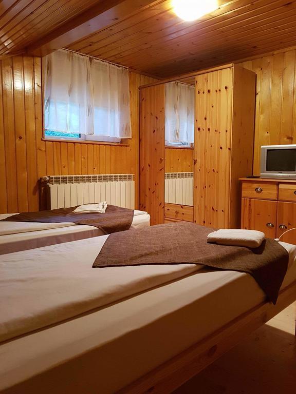 Cabana Sarmis Costesti Ngoại thất bức ảnh